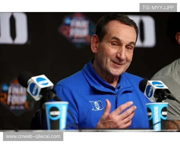 周鲁男执教澳门黑熊,校园教练转型职业引关注 周鲁男执教澳门黑熊,校园教练转型职业引关注