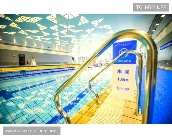 奥运场馆试水活动开放,市民体验国际标准泳道 奥运场馆试水活动开放,市民体验国际标准泳道